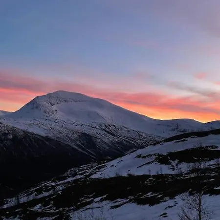 Funkishus Sentralt I Tromsdalen *