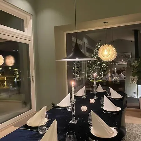 Funkishus Sentralt I Tromsdalen Villa *