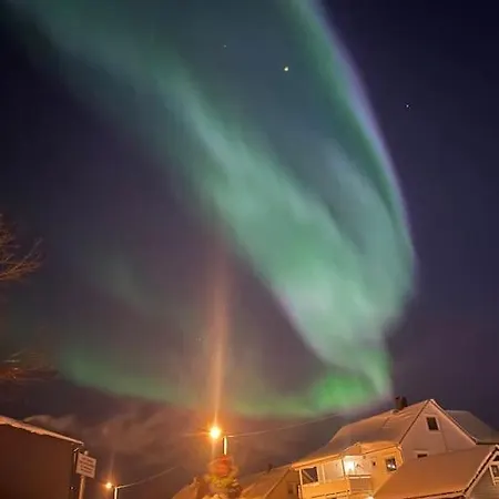 فيلة Funkishus Sentralt I Tromsdalen ترومسو